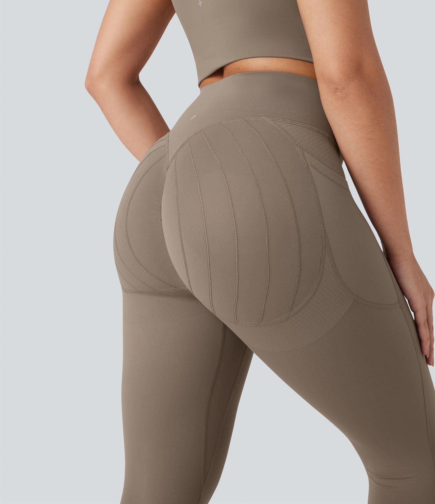 Legging d'entraînement gainant galbant taille haute avec poches Halara UltraSculpt™