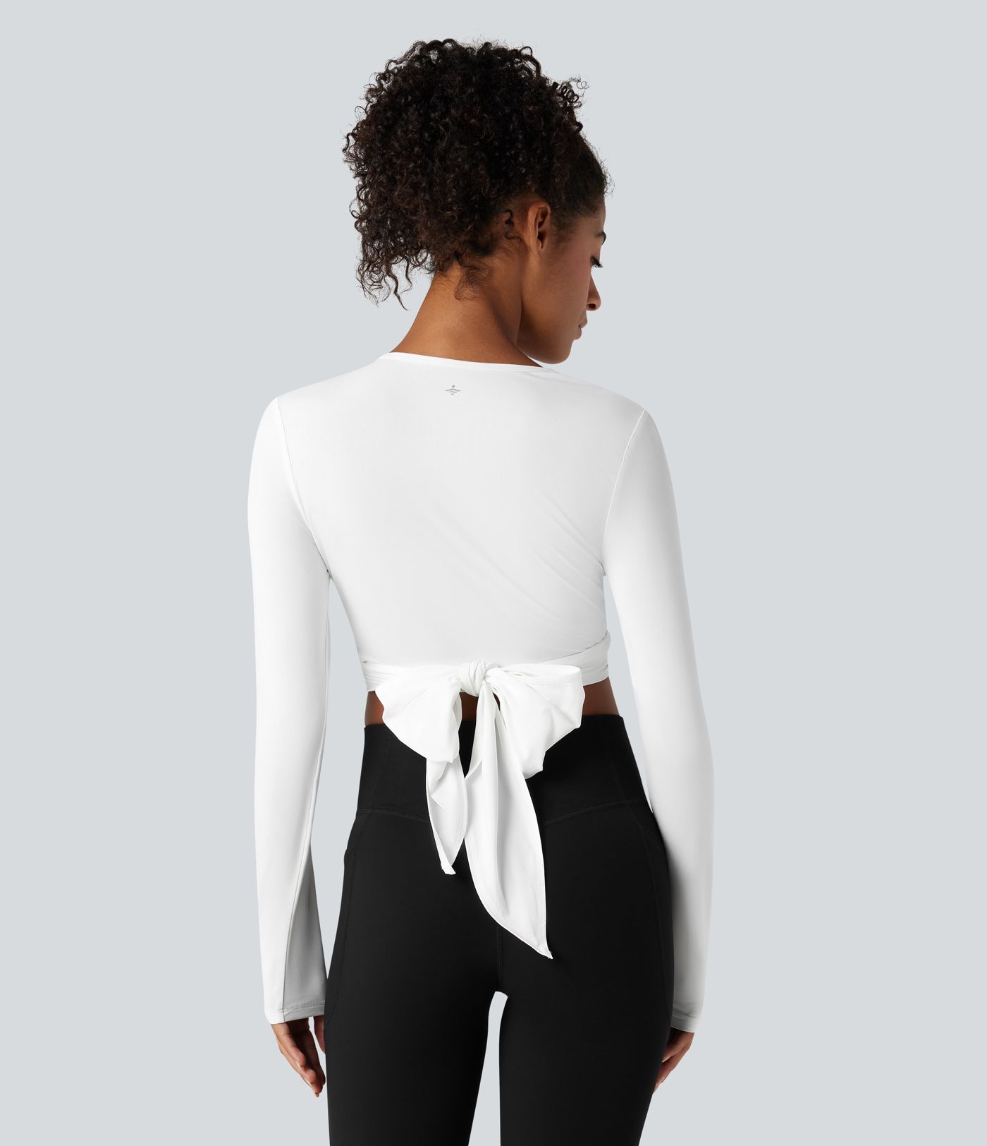 Round Neck Long Sleeve Tie Back Cropped Yoga Sports Top
