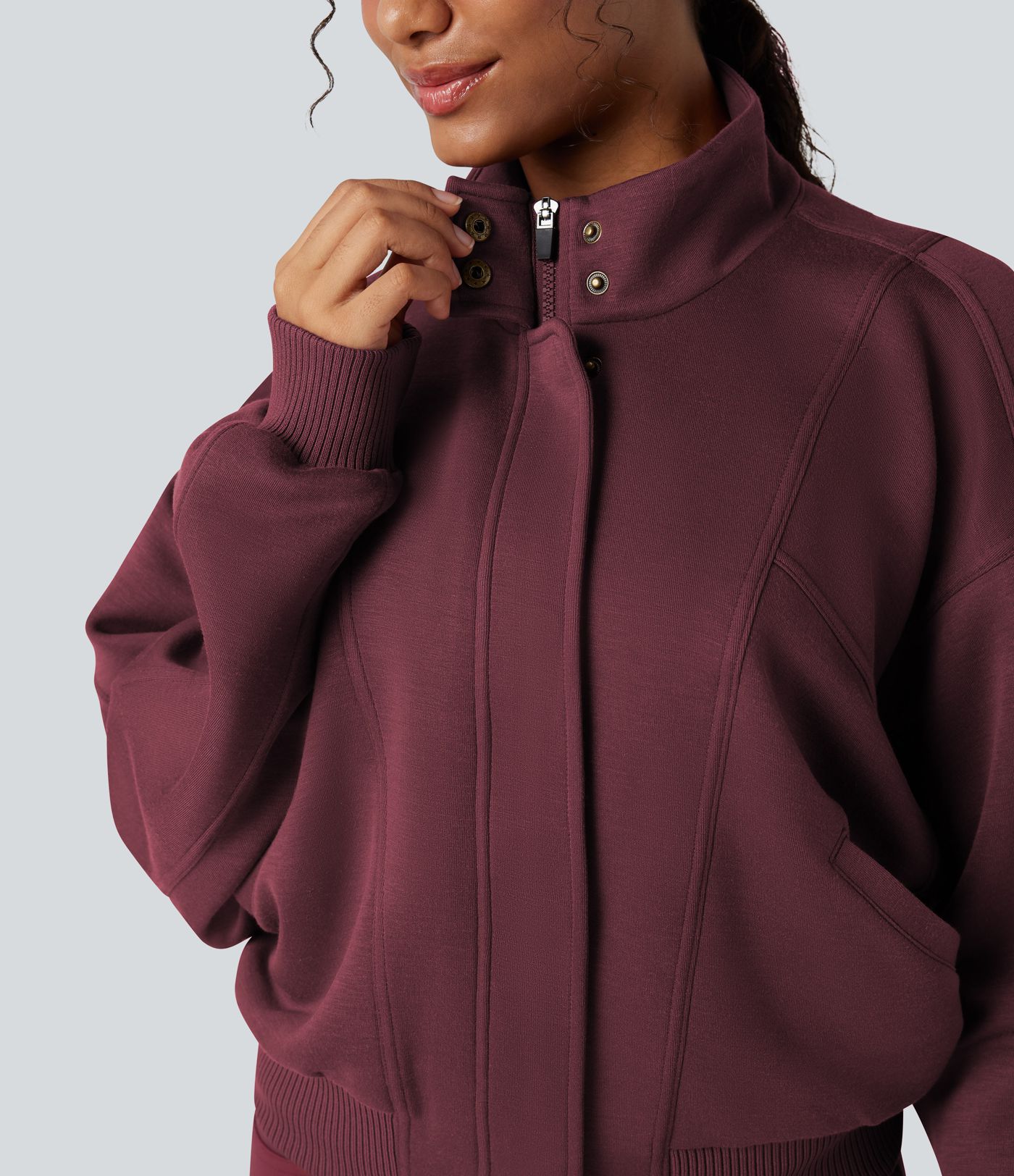 SpacerTek™ - Workout-Jacke mit hohem Kragen, Seitentaschen, Fledermausärmeln und kontrastgerippten Details