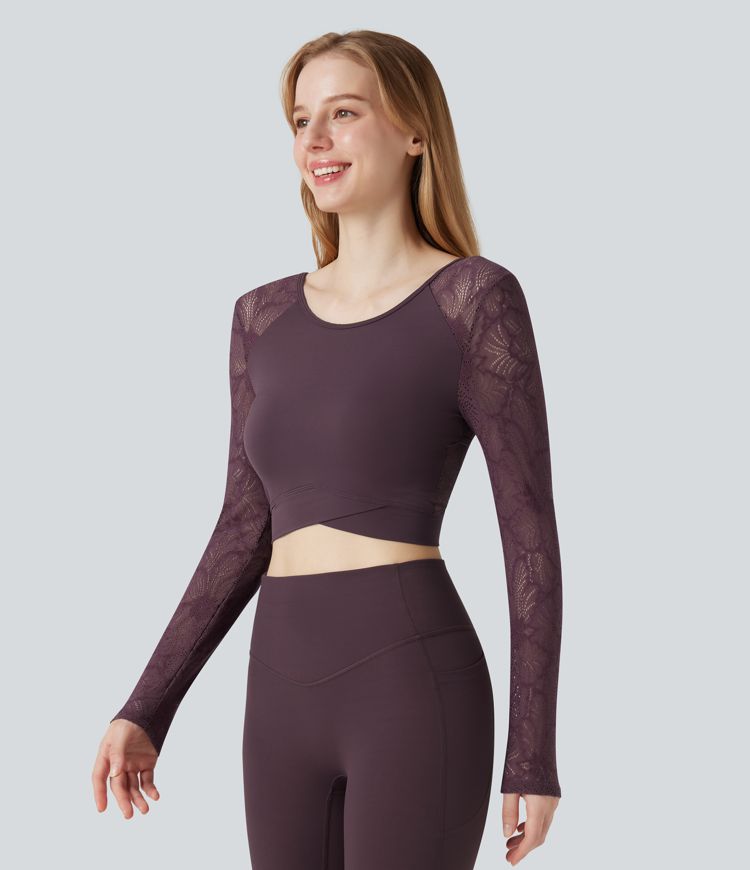 Haut de sport yoga court dos nu manches longues dentelle contrastante et ourlet croisé SoftlyZero™ - UPF50+