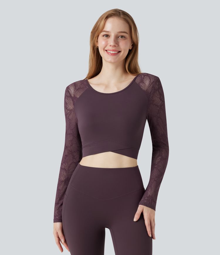 Haut de sport yoga court dos nu manches longues dentelle contrastante et ourlet croisé SoftlyZero™ - UPF50+