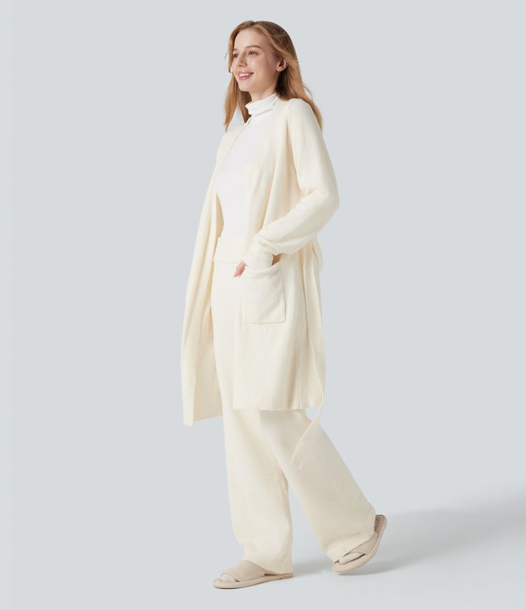 Langer Lounge-Strickpullover mit Seitentaschen, langen Ärmeln und Gürtel - vorne offen