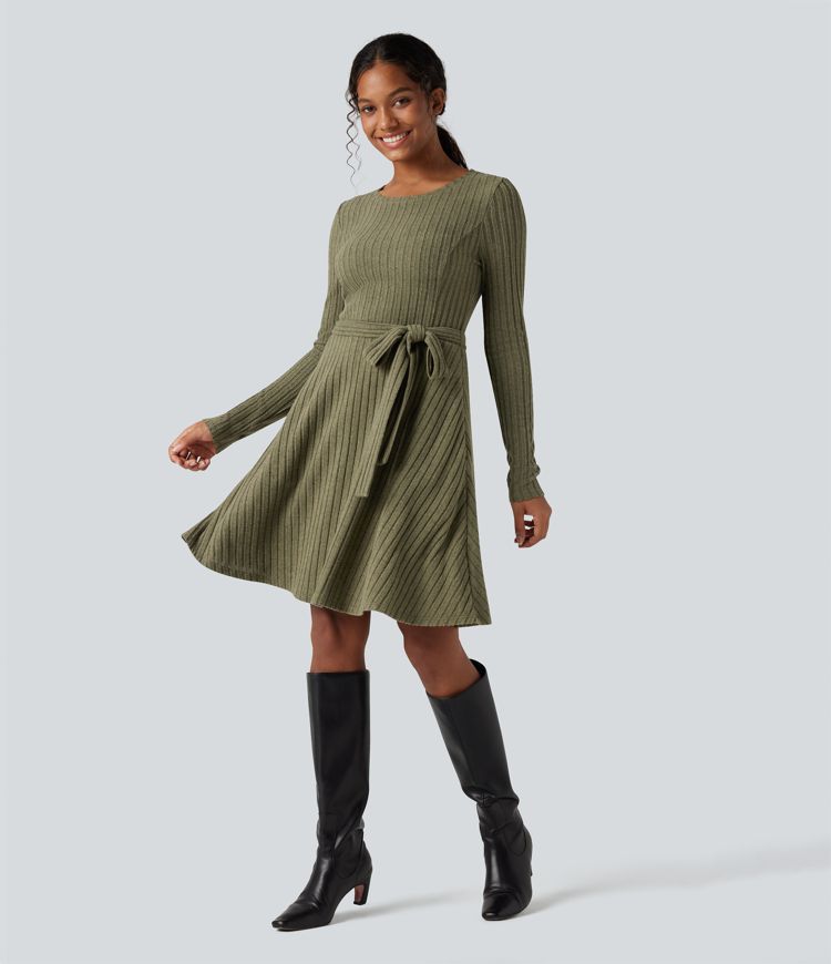 Robe côtelée ceinturée col rond manches longues avec poches