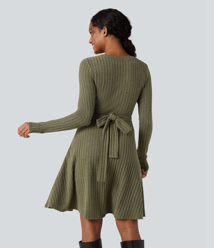 Robe côtelée ceinturée col rond manches longues avec poches