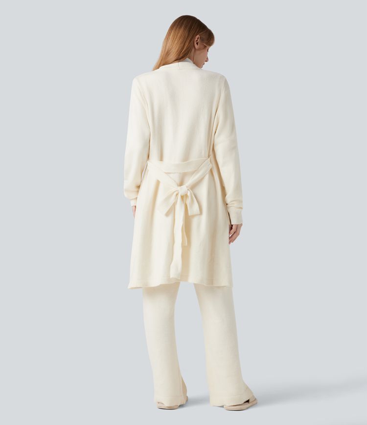 Langer Lounge-Strickpullover mit Seitentaschen, langen Ärmeln und Gürtel - vorne offen