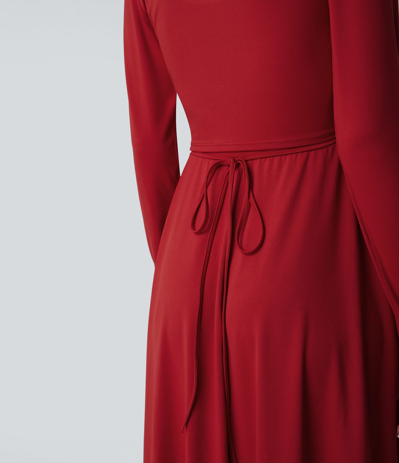 2-teiliges Midi-Wickelkleid mit Seitentaschen, langen Ärmeln und Bindeband hinten