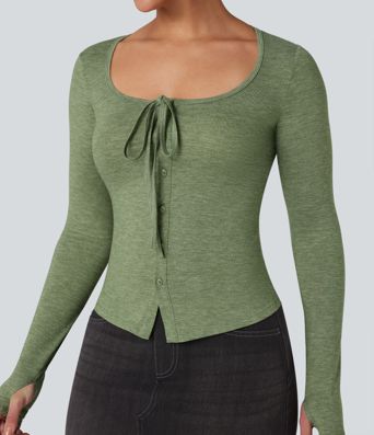 Lässiges Top mit Rundhalsausschnitt, Frontknoten, langen Ärmeln und Daumenloch