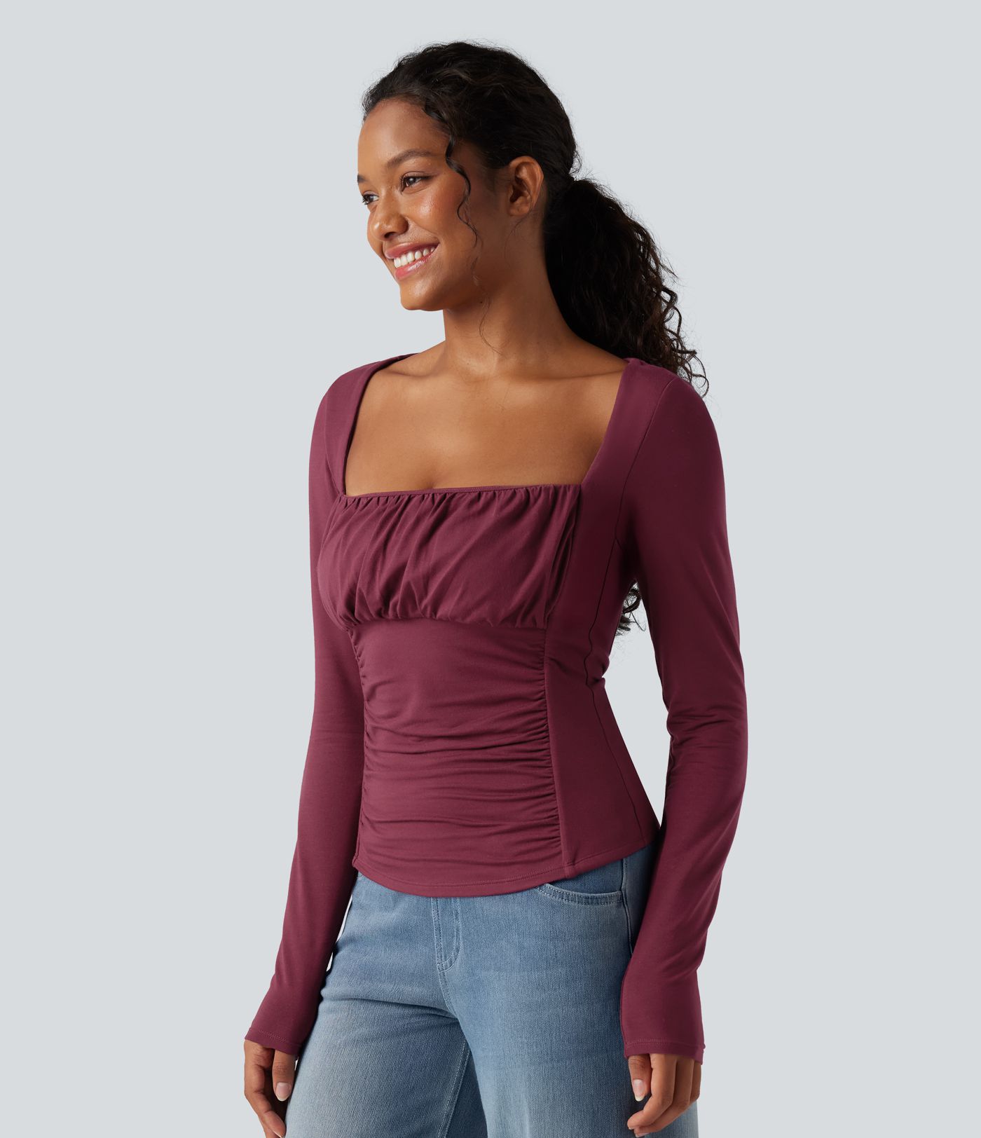 Lässiges, gerafftes Top mit eckigem Ausschnitt und langen Ärmeln