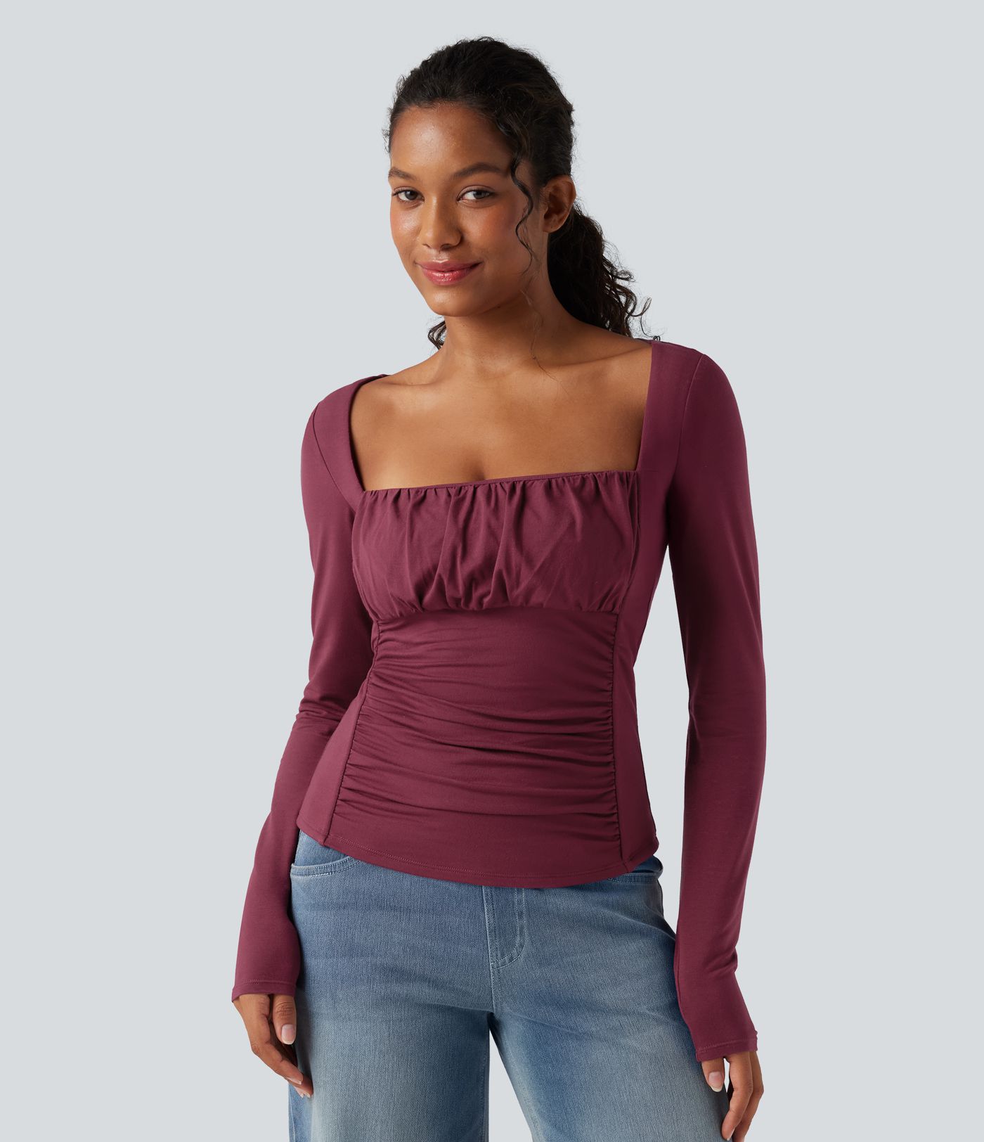 Lässiges, gerafftes Top mit eckigem Ausschnitt und langen Ärmeln