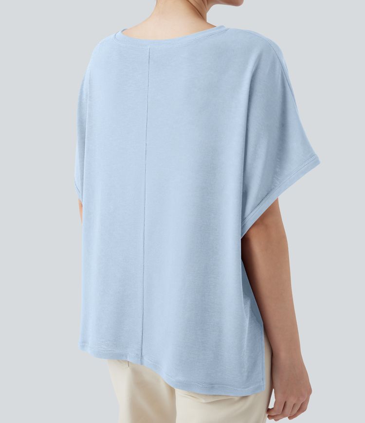 Leichtes T-Shirt mit Rundhalsausschnitt und Fledermausärmeln