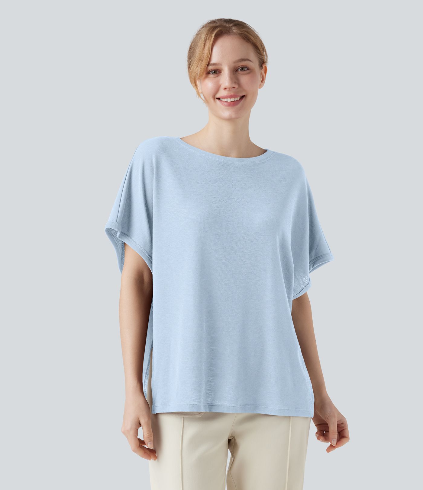 Leichtes T-Shirt mit Rundhalsausschnitt und Fledermausärmeln