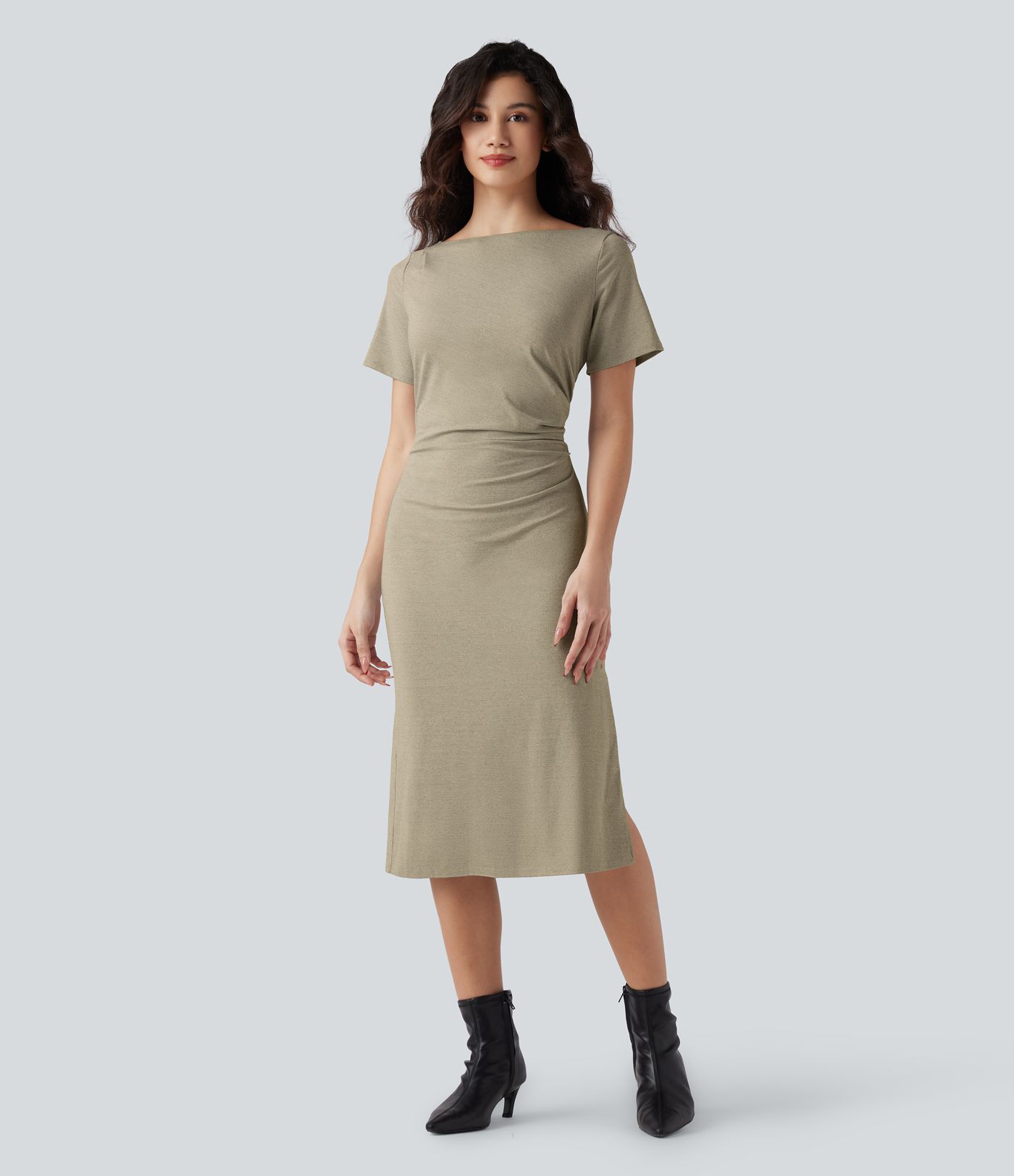 Robe tailleur mi-longue moulante manches courtes froncée