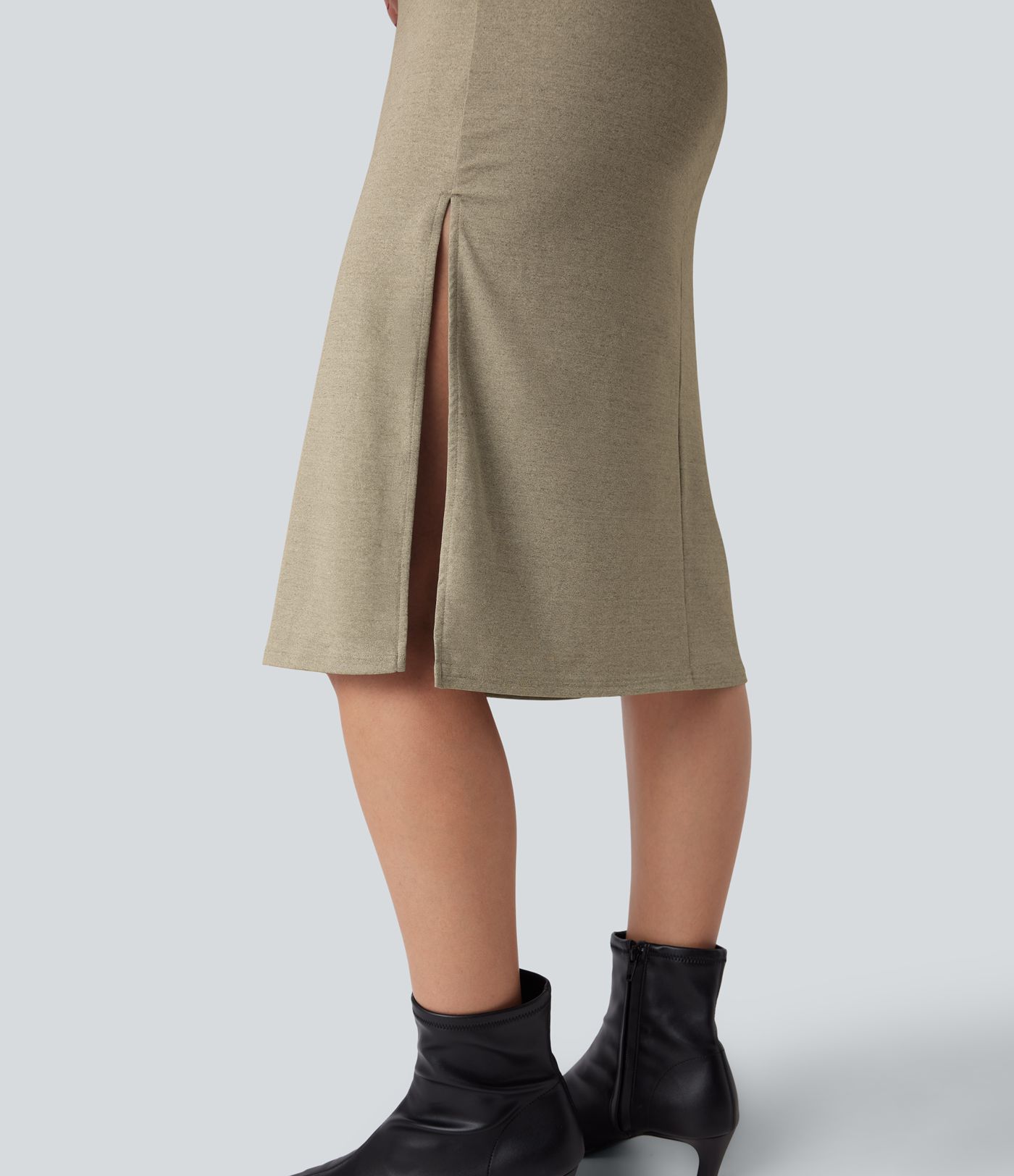 Robe tailleur mi-longue moulante manches courtes froncée