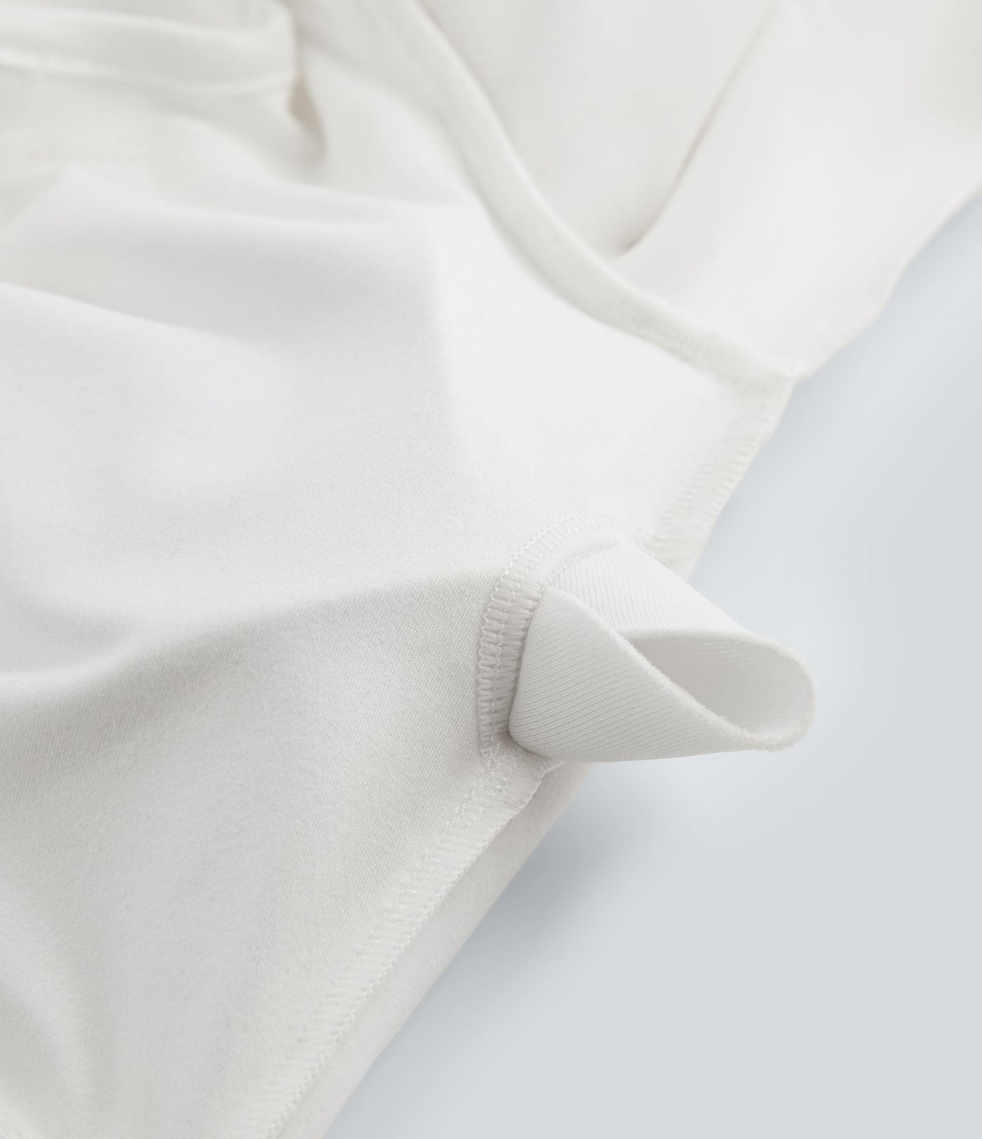 Kurzes Yoga-Sport-Top mit quadratischem Ausschnitt, langen Ärmeln und Daumenlöchern