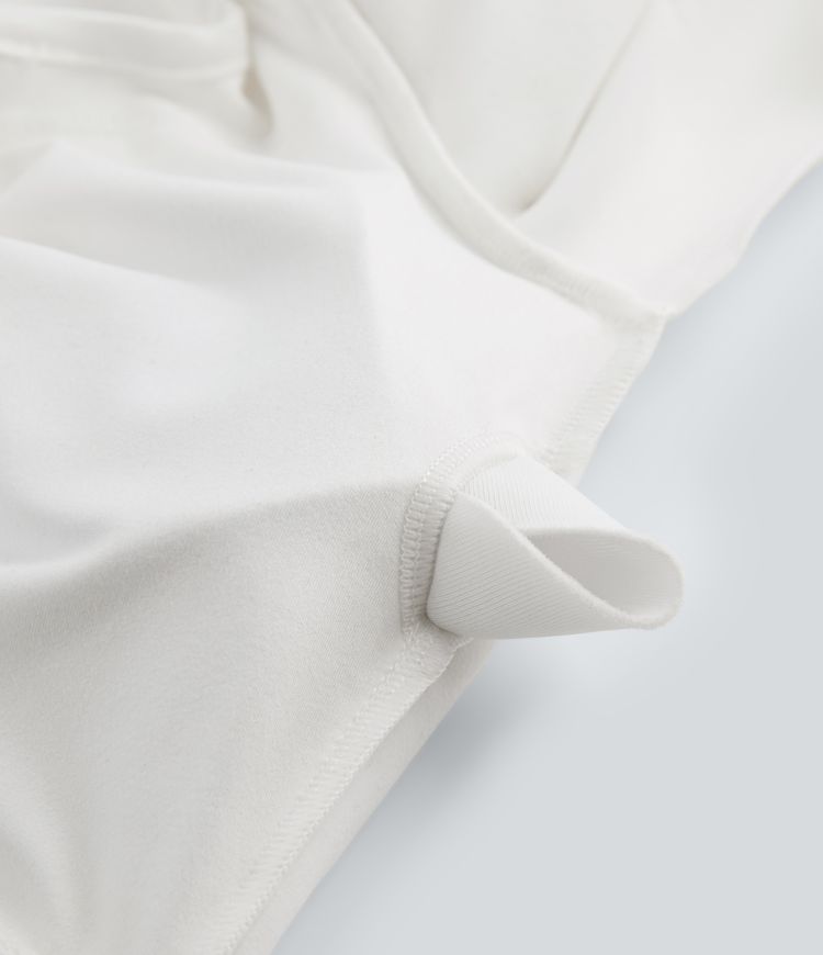 Kurzes Yoga-Sport-Top mit quadratischem Ausschnitt, langen Ärmeln und Daumenlöchern