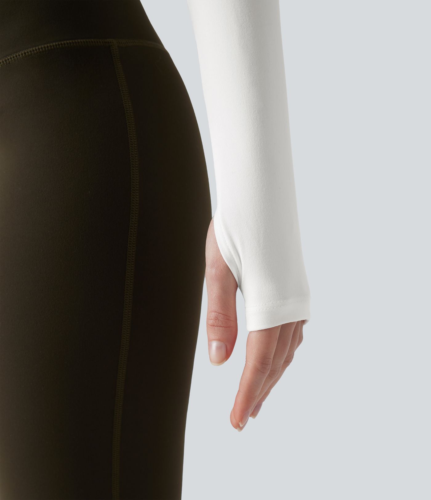 Kurzes Yoga-Sport-Top mit quadratischem Ausschnitt, langen Ärmeln und Daumenlöchern