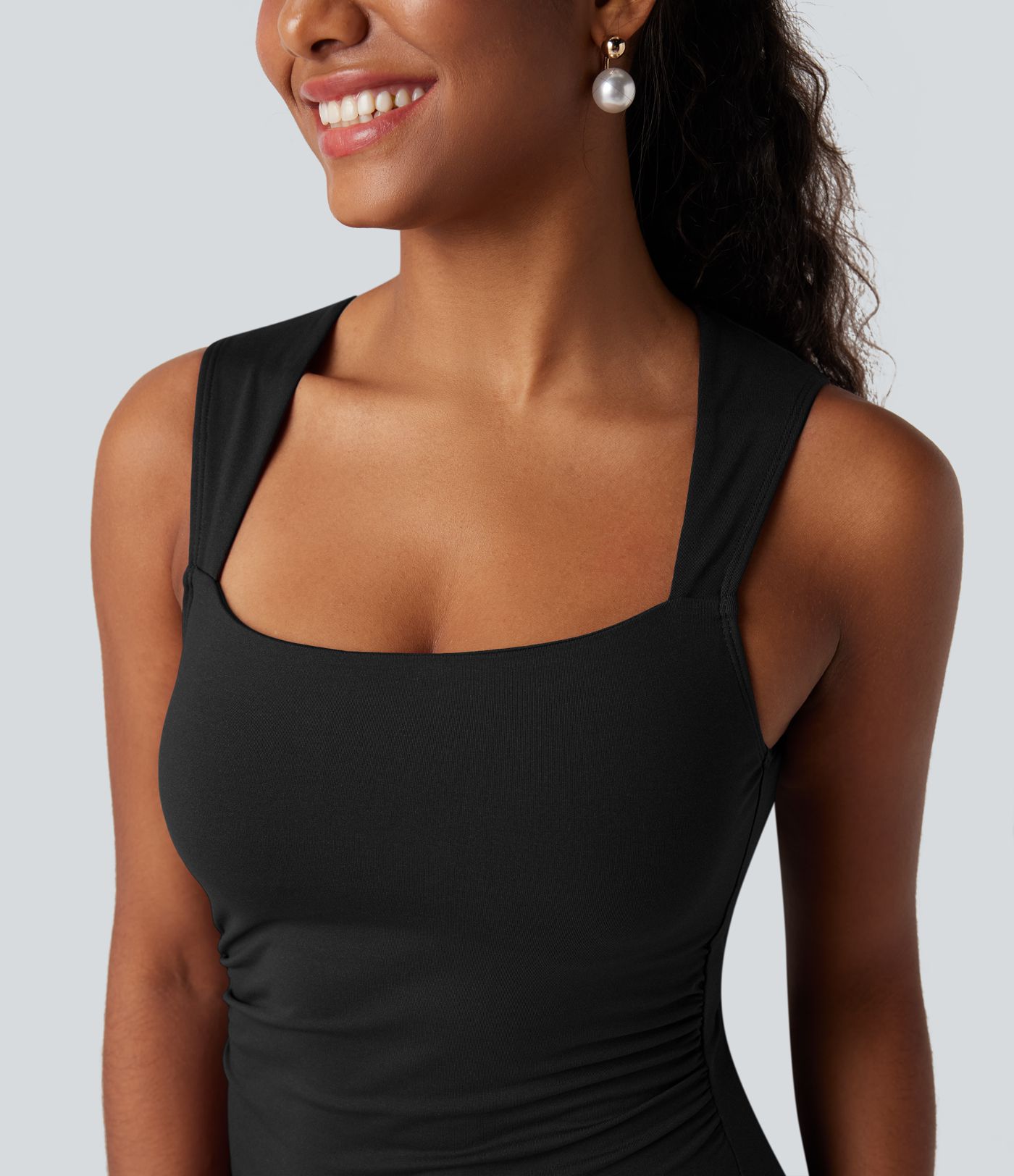 Vestido midi bodycon sin mangas con escote cuadrado, recorte y lazada en la espalda