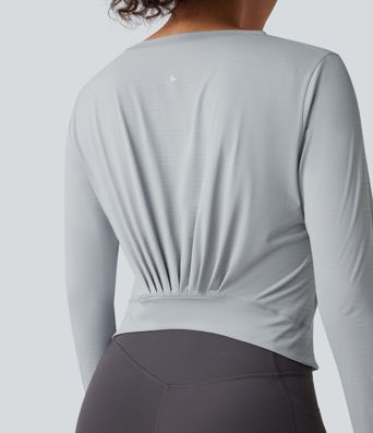 Round Neck Long Sleeve Pleated Yoga Sports Top with Pocket