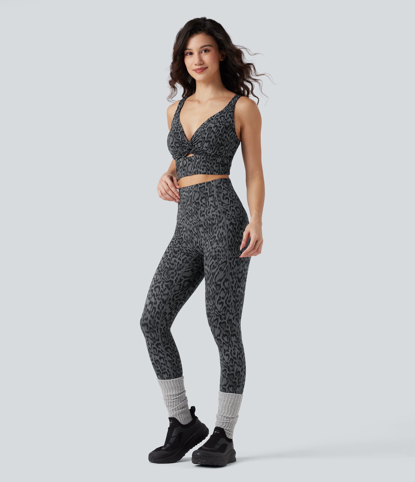 Brassière de sport yoga push-up décolleté en V maintien léger imprimé léopard Halara UltraSculpt™