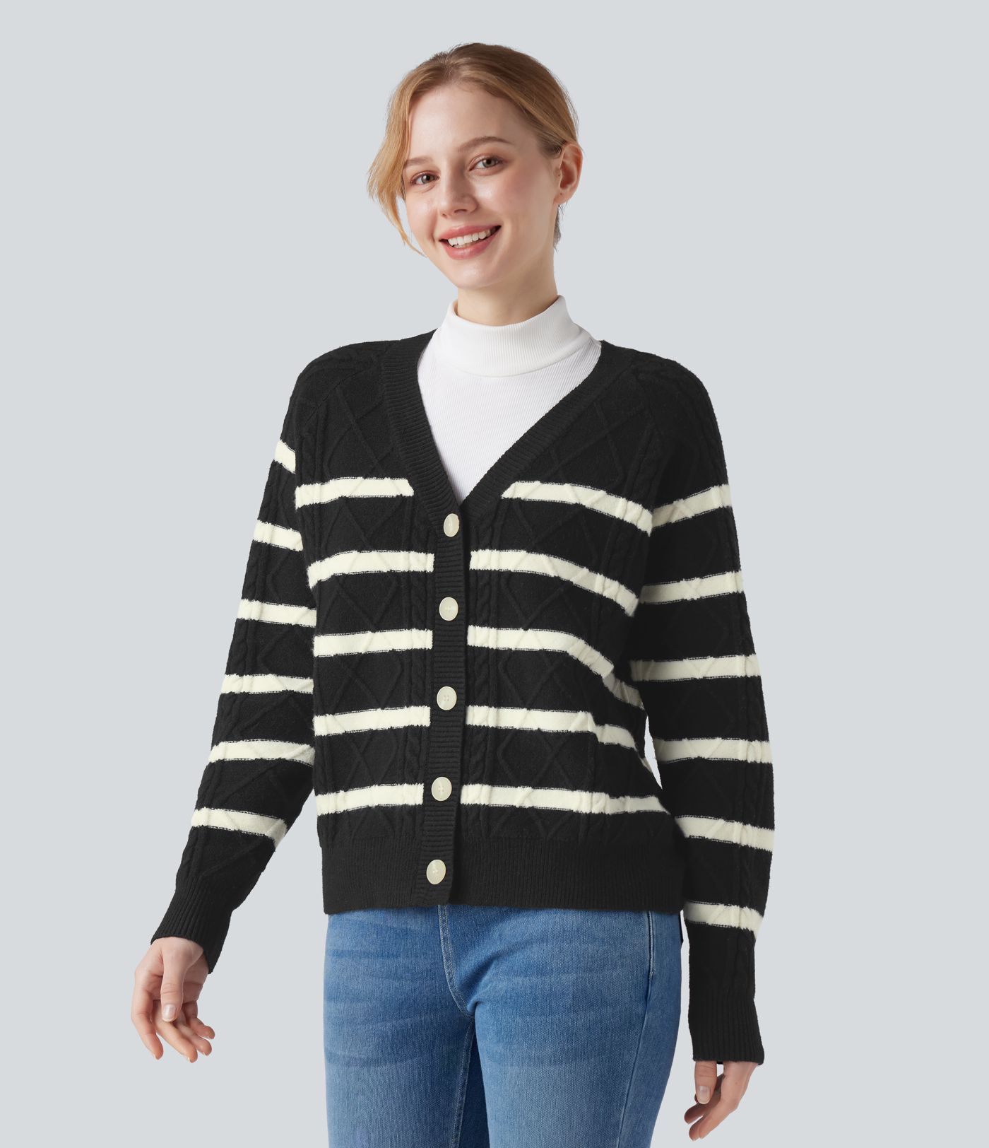 Lässiger Cardigan mit V-Ausschnitt, langen Ärmeln und Streifen