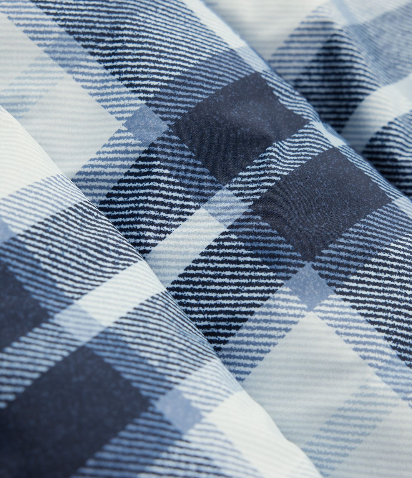 Chaqueta acolchada casual con capucha, cremallera y bolsillos, duradera y repelente al agua.