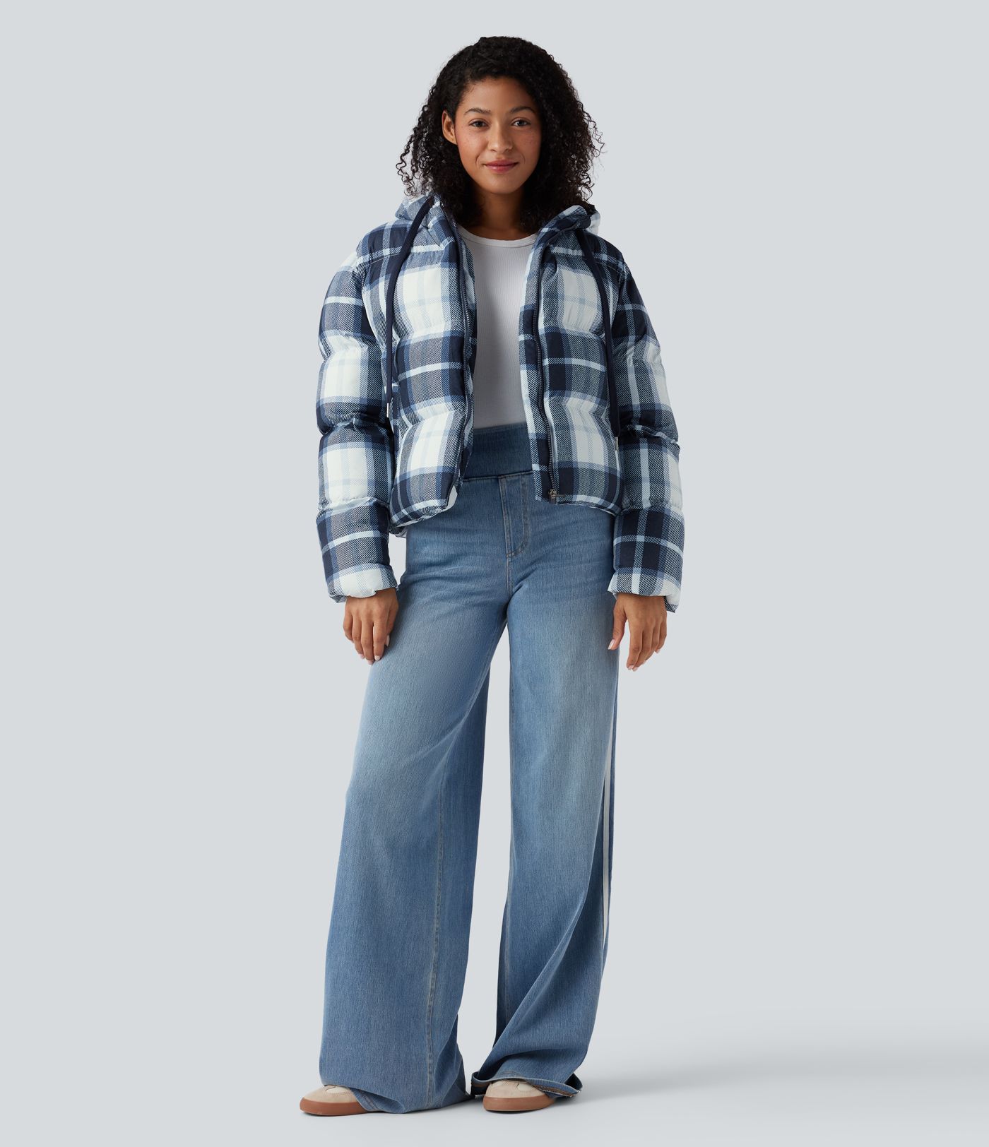 Chaqueta acolchada casual con capucha, cremallera y bolsillos, duradera y repelente al agua.