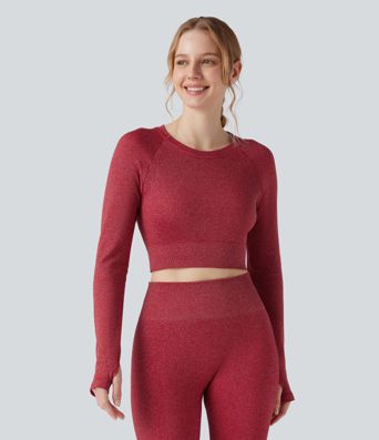 Metallic-Optik, nahtloses Flow-Sporttop mit Rundhalsausschnitt, langen Ärmeln und Daumenloch – kurz geschnitten