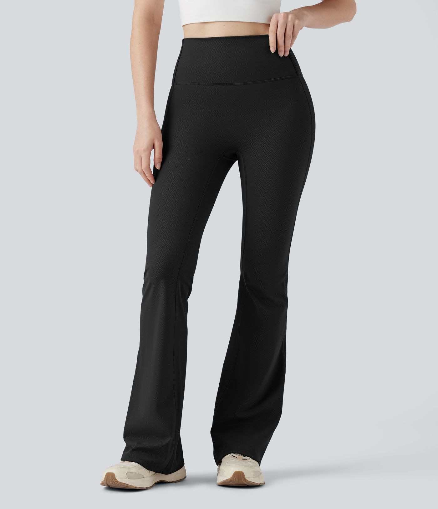 Halara Ultrasculpt™ fiskabeinsmynstraðar jógabuxur með háu mitti, bjöllusniði og vösum