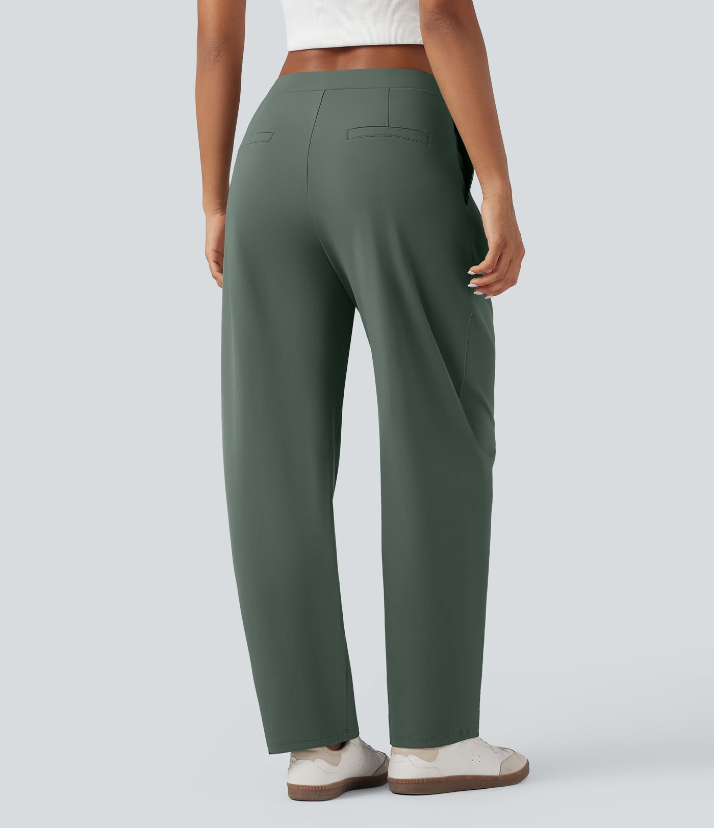 Halara Flex™ DayStretch - Schmal zulaufende Arbeits-Hose mit mittelhohem Bund und Seitentaschen