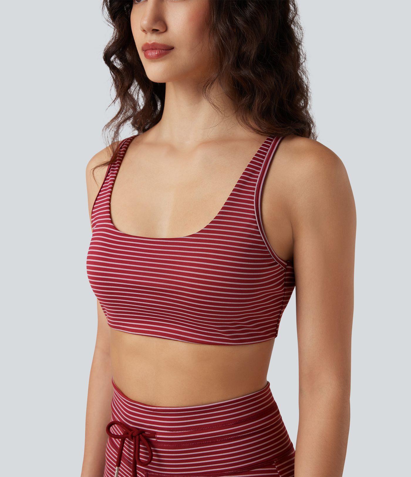 Yoga-Sport-BH mit niedrigem Support, U-Ausschnitt, Cut-Out-Design und Streifen - A-C Cups