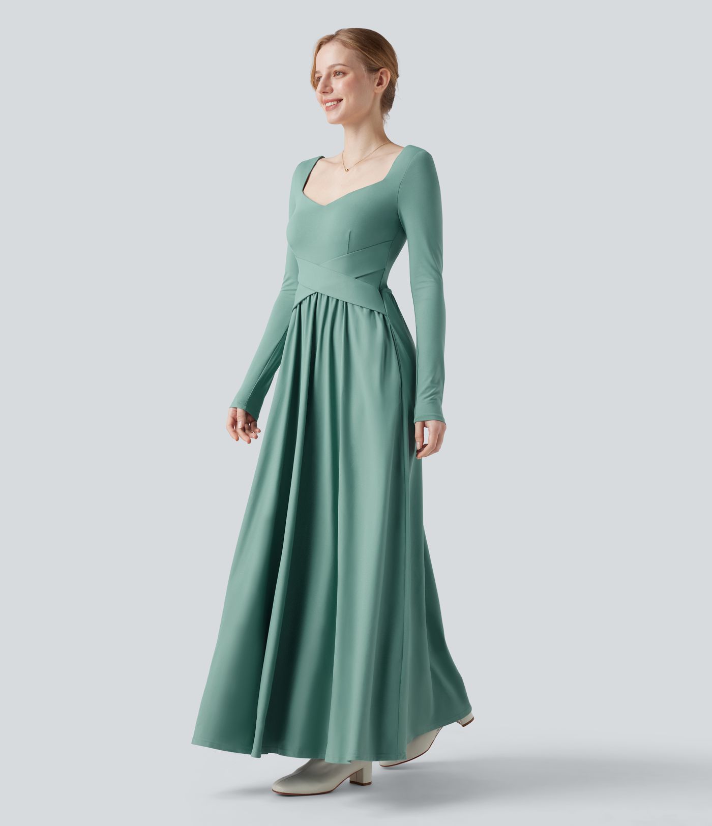 Fließendes Maxikleid mit Seitentaschen und langen Ärmeln