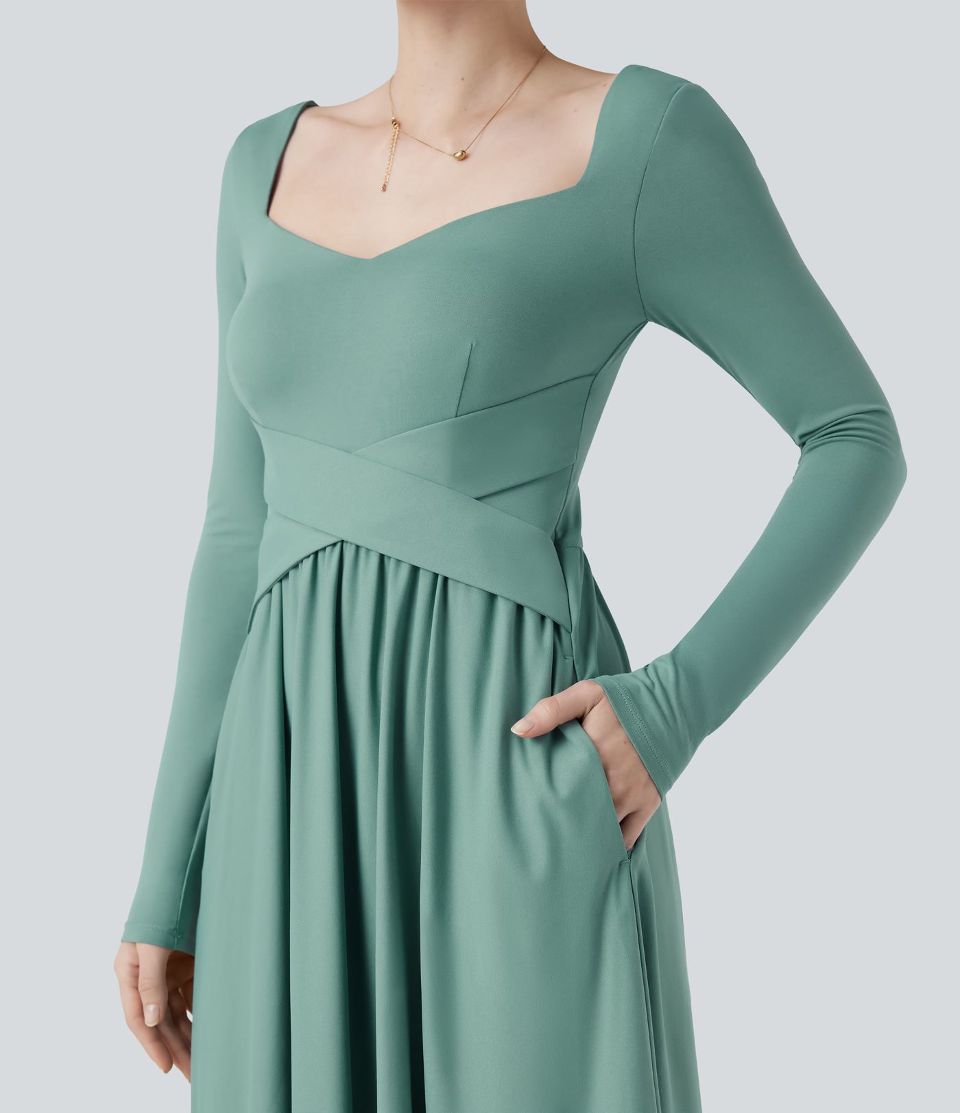 Fließendes Maxikleid mit Seitentaschen und langen Ärmeln