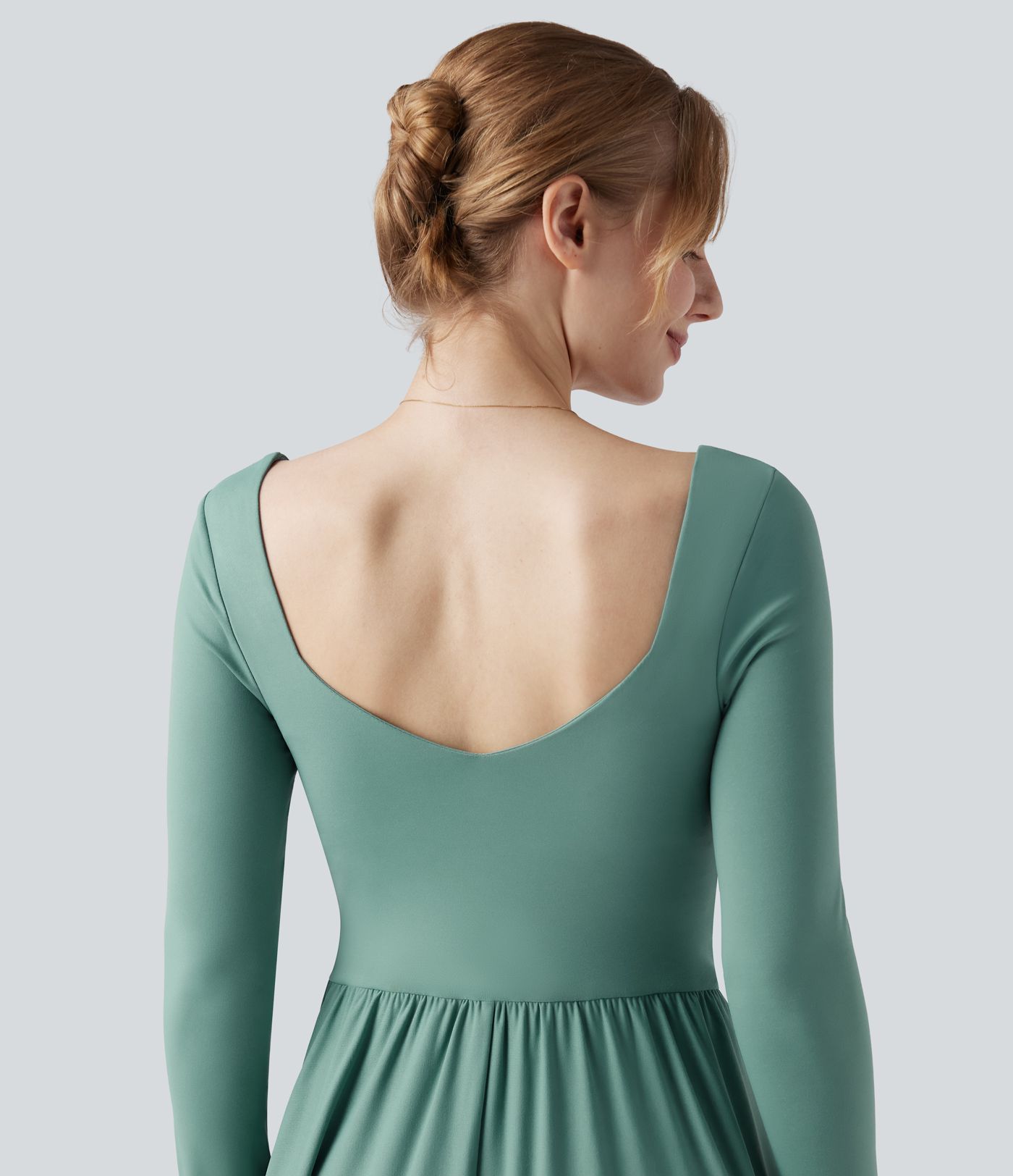 Fließendes Maxikleid mit Seitentaschen und langen Ärmeln