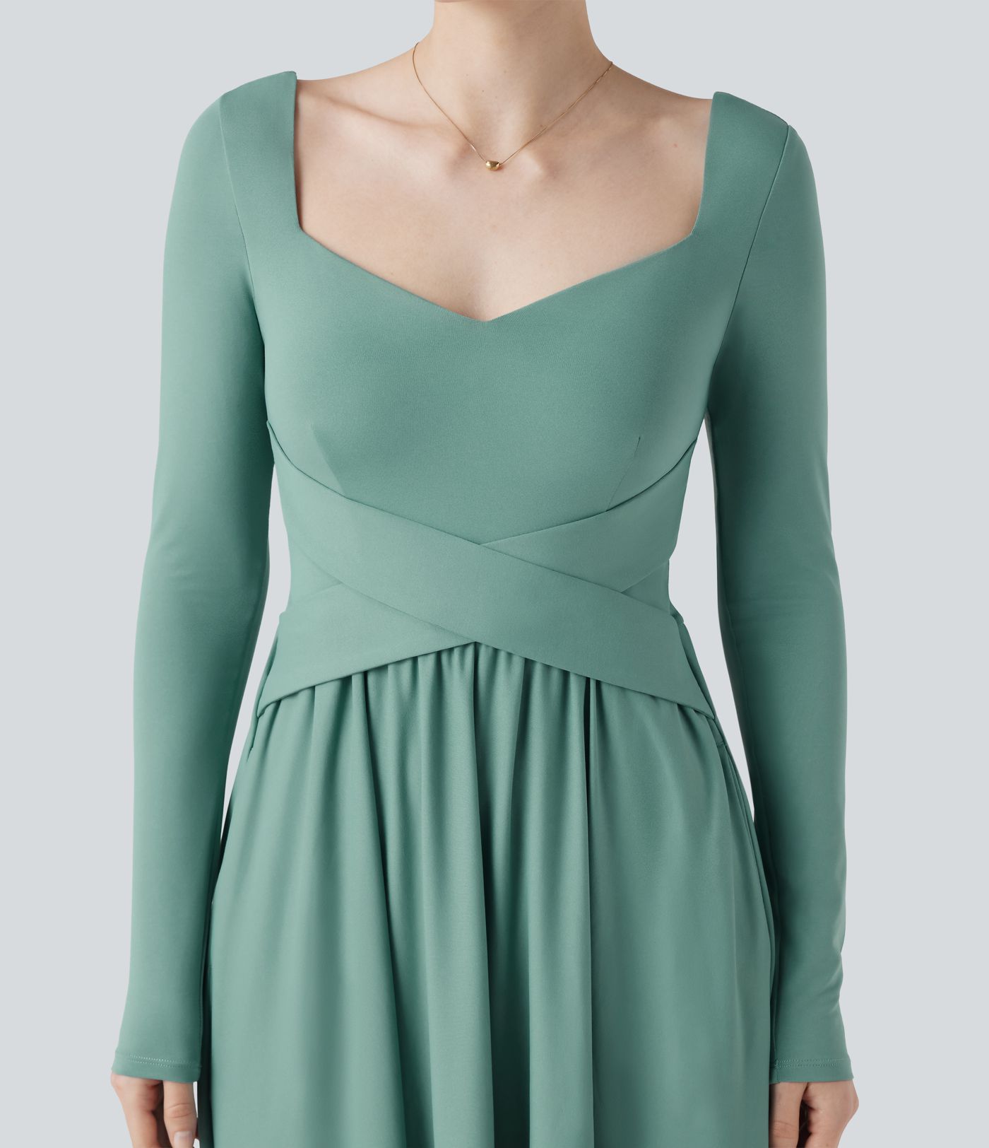 Fließendes Maxikleid mit Seitentaschen und langen Ärmeln