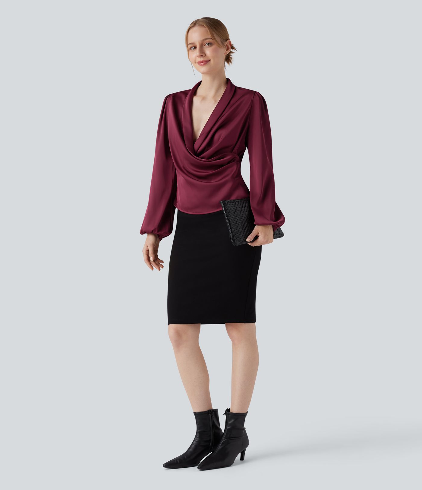 Arbeitshemd aus satinartigem Stoff mit V-Ausschnitt und langen Ärmeln