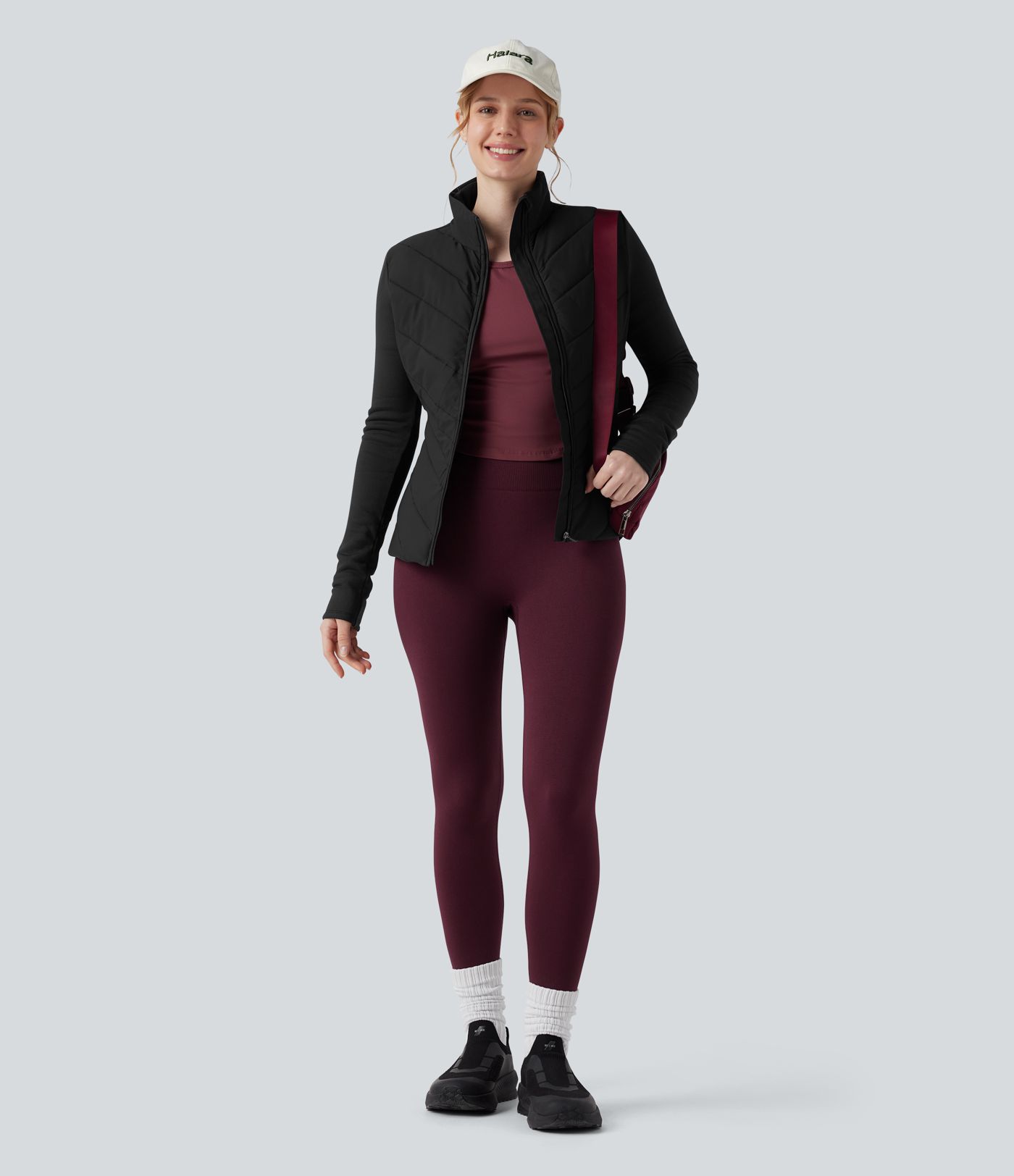 Gepolsterte, langärmlige Laufjacke mit Stehkragen, Reißverschluss und Taschen