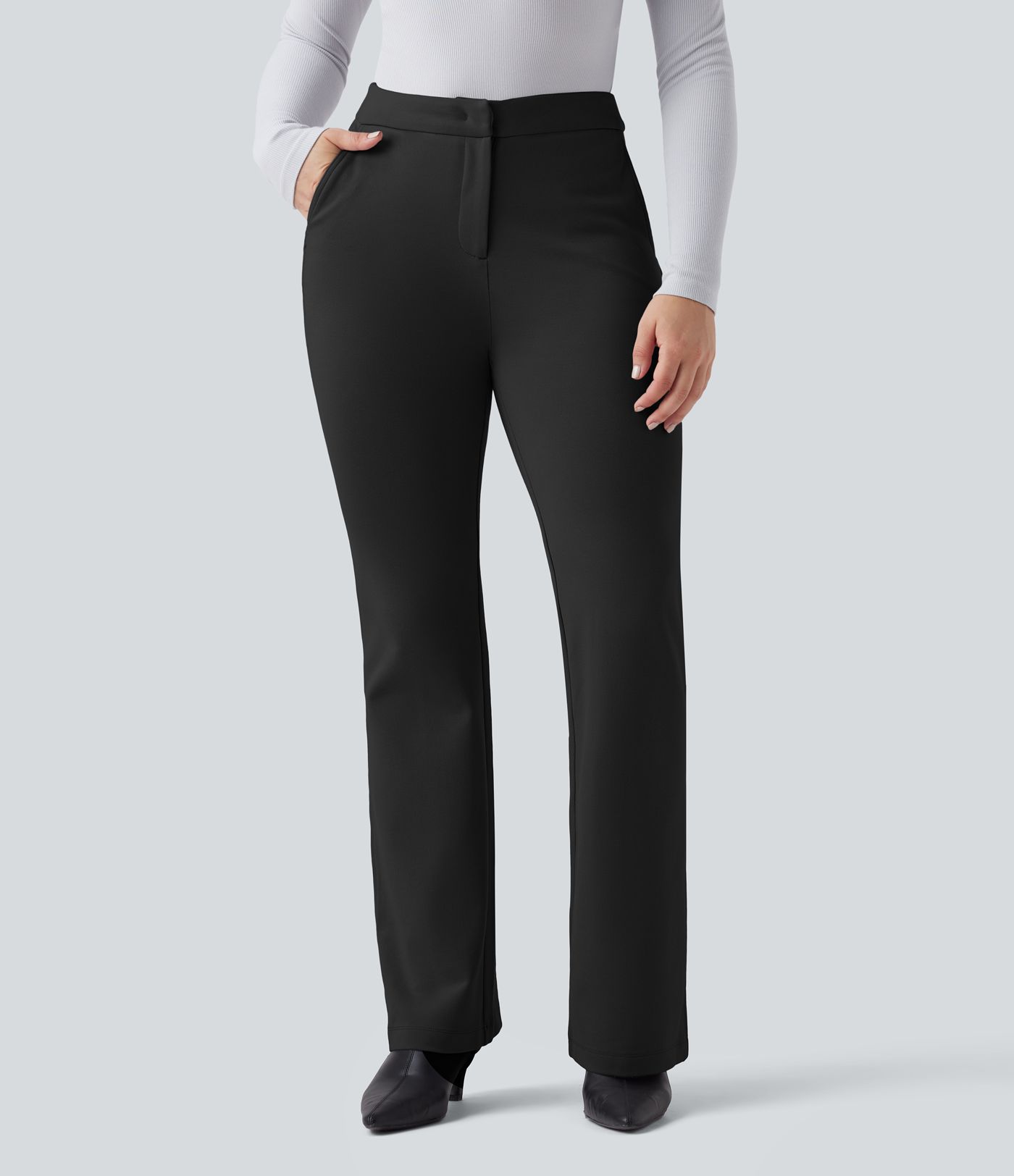 Pantalones de trabajo de talle alto y pierna acampanada con bolsillos