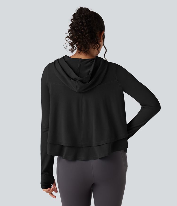 Kurzes Workout-Sport-Top mit Kapuze, langen Ärmeln, Daumenlöchern und Rüschensaum