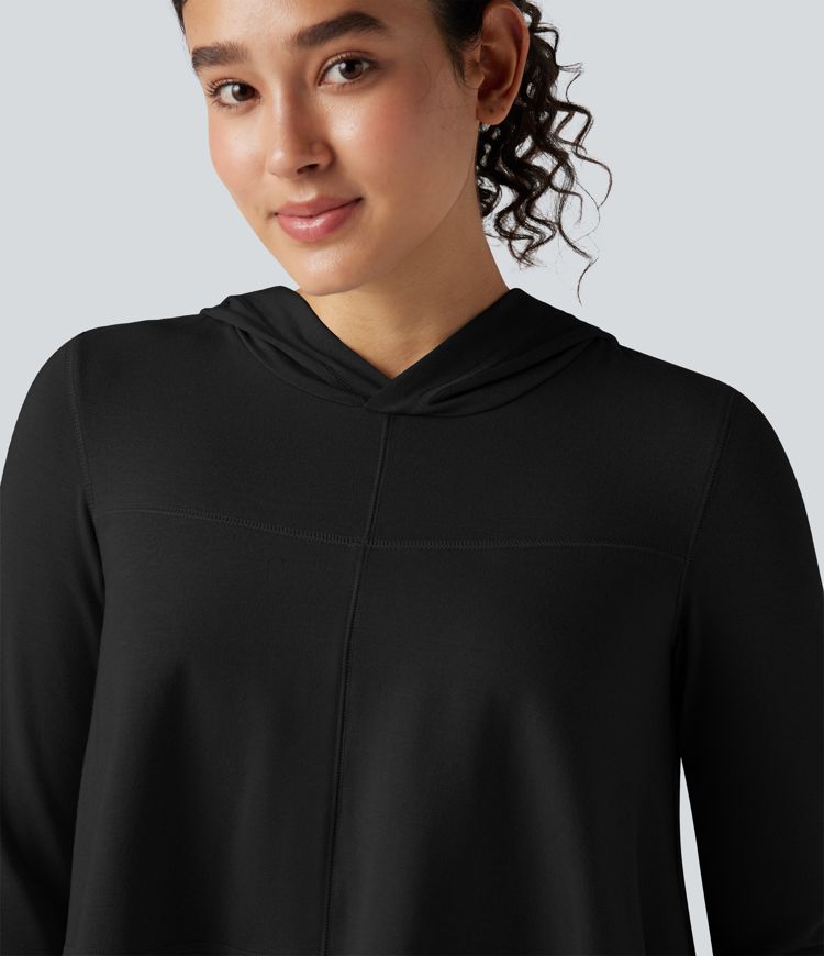 Kurzes Workout-Sport-Top mit Kapuze, langen Ärmeln, Daumenlöchern und Rüschensaum