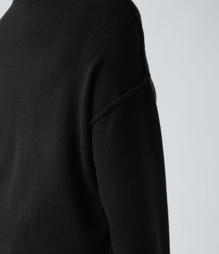 Svetr s kulatým výstřihem, spadlými rameny a dlouhým rukávem — volnočasový, ve větších velikostech