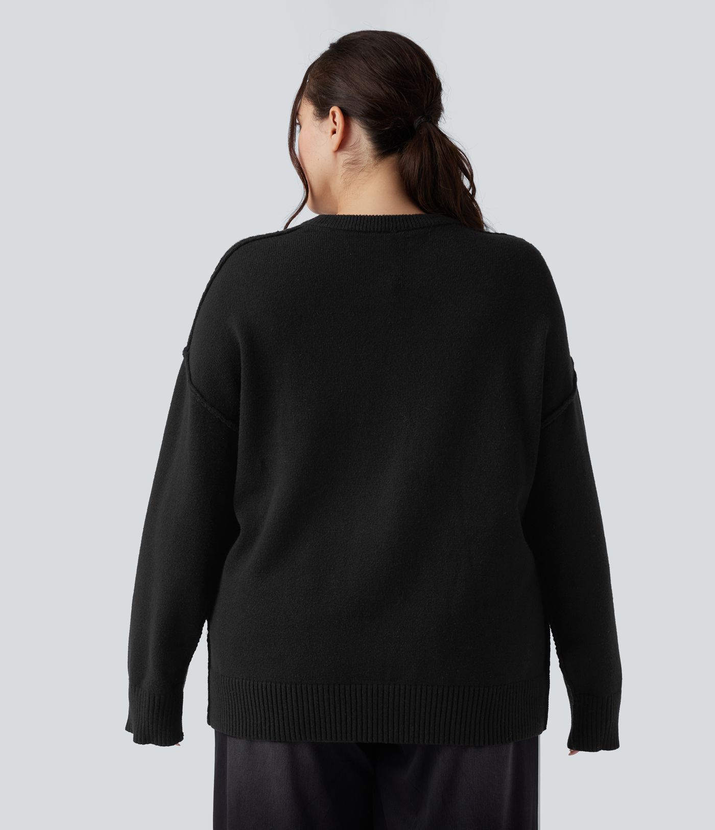 Svetr s kulatým výstřihem, spadlými rameny a dlouhým rukávem — volnočasový, ve větších velikostech