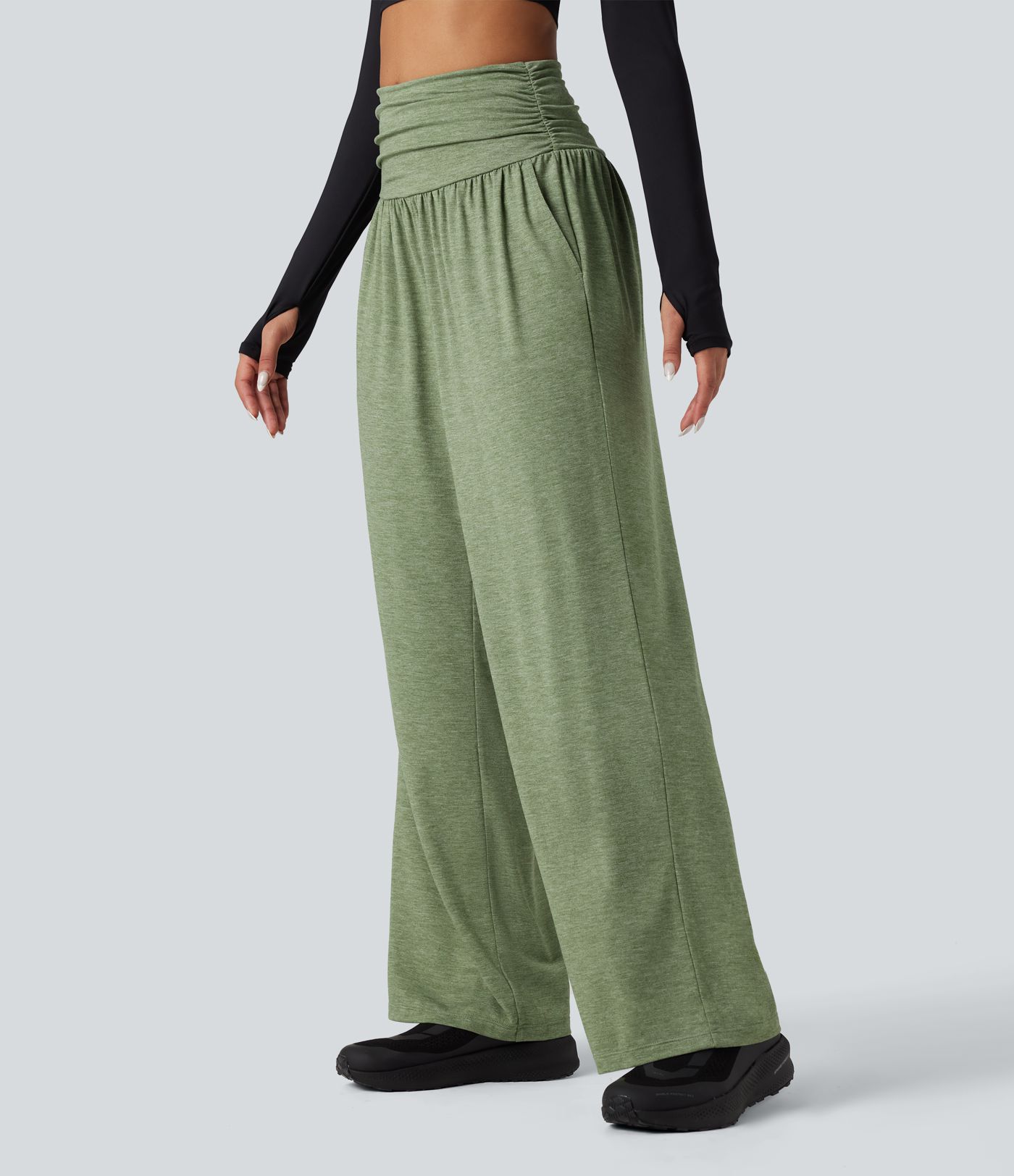 Pantalones holgados de yoga de tiro alto con fruncido y bolsillos