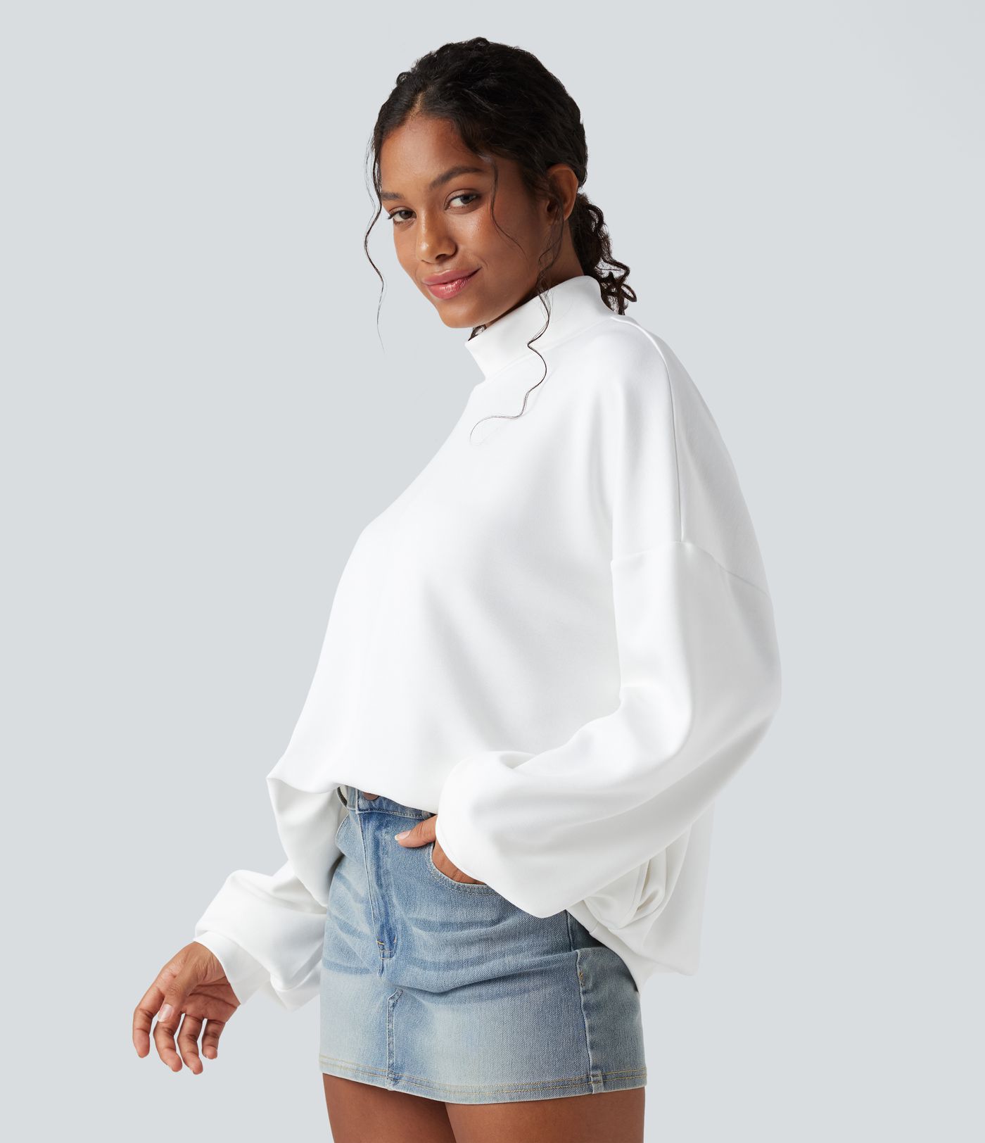 Voľná mikina so stojačikom a vreckami