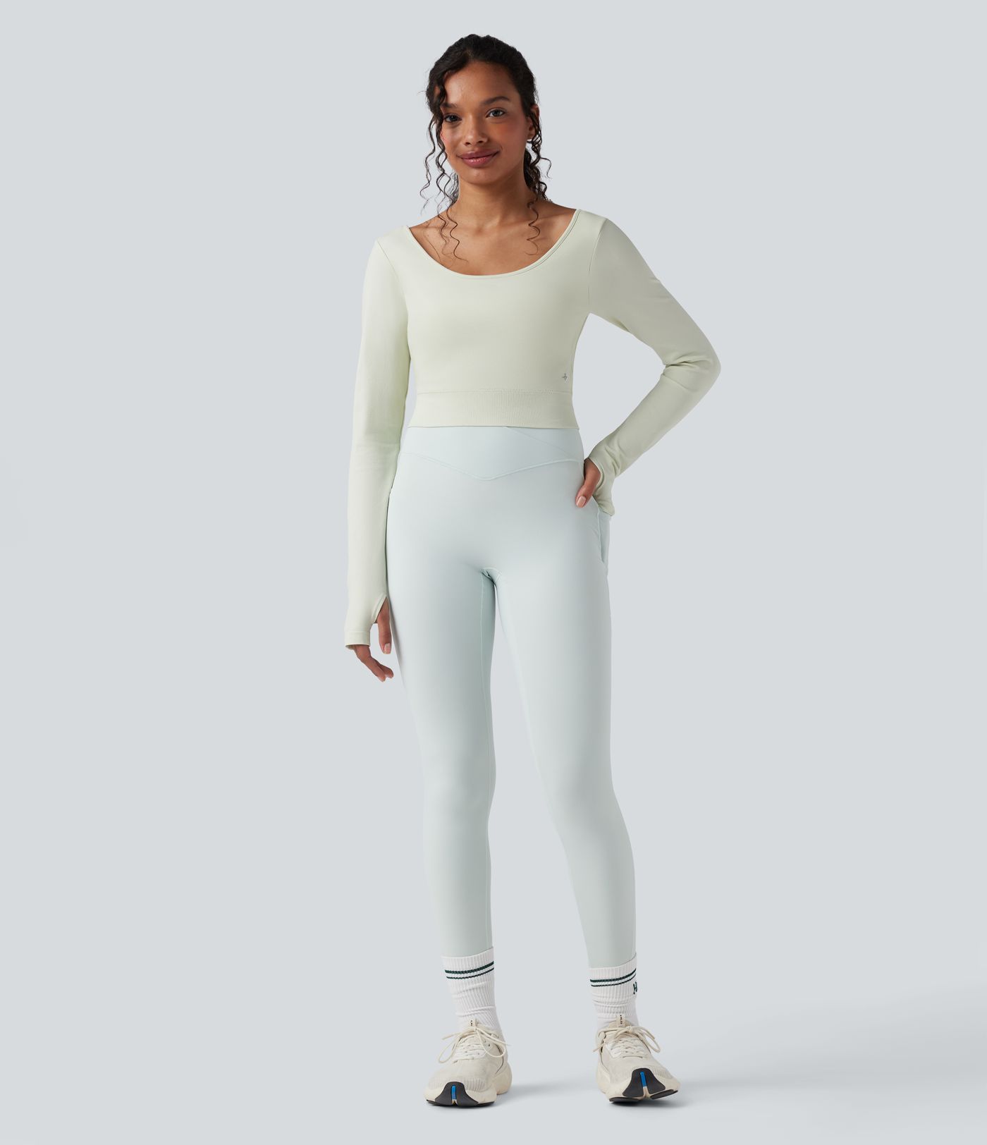Seamless Flow Twisted Backless Scoop Neck Long Sleeve Thumb Holes Cropped Yoga Sports Top