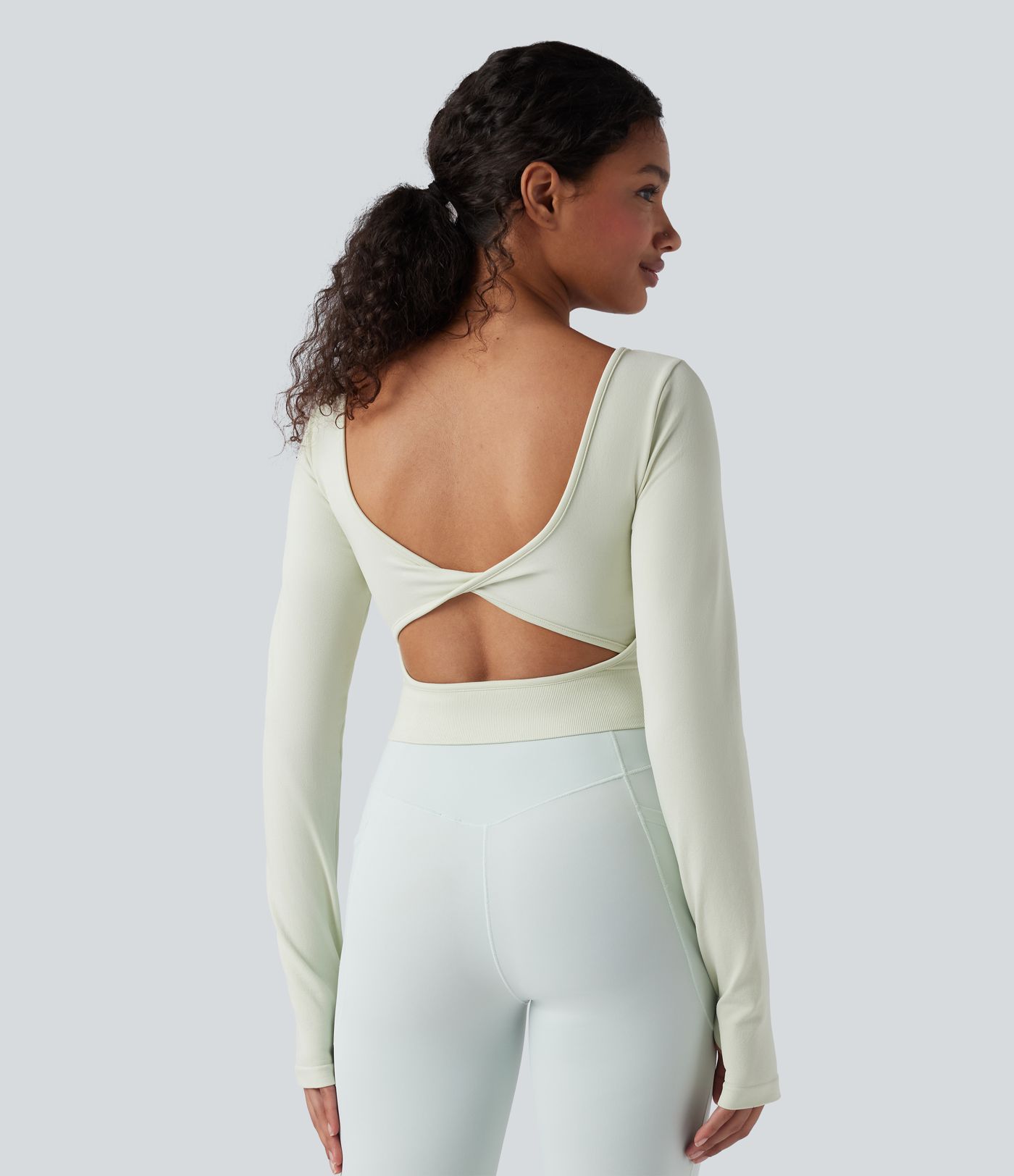 Seamless Flow Twisted Backless Scoop Neck Long Sleeve Thumb Holes Cropped Yoga Sports Top