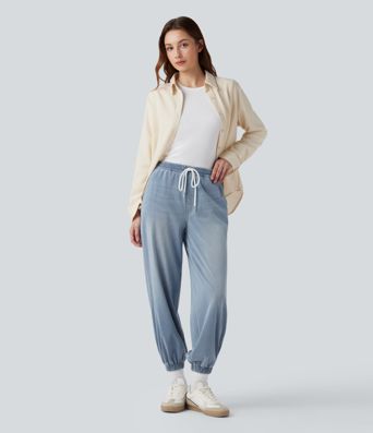Halara Flex™ - Lässige Denimjoggers mit mittelhohem Bund, Seitentaschen und Kordelzug