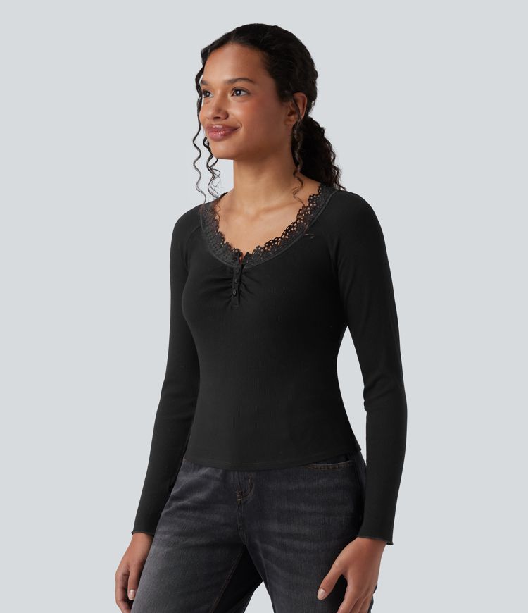 Ribbineuloksinen Henley-toppi kontrastipitsillä, pitkähihainen ja rento