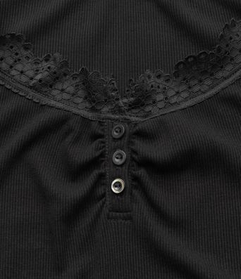 Ribbineuloksinen Henley-toppi kontrastipitsillä, pitkähihainen ja rento