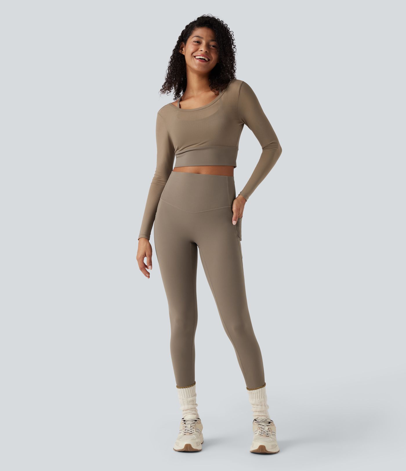 2-в-1 къс спортен топ за йога с дълга ръка и контрастна мрежа