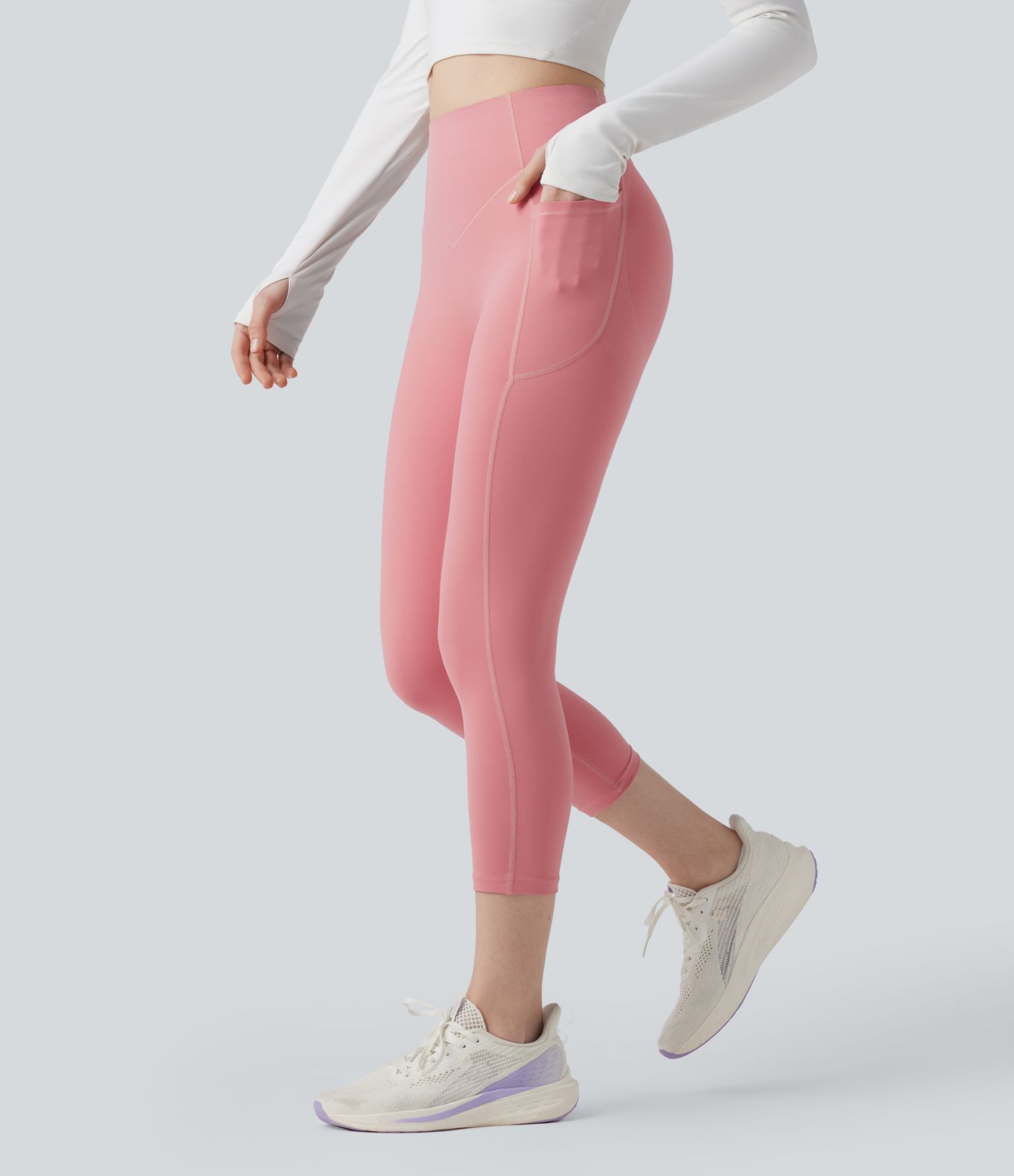 Halara UltraSculpt™ SoCinched Augstās jostas kapri treniņu legingi ar kabatām, kas paceļamvietu un kontrolē vēderu